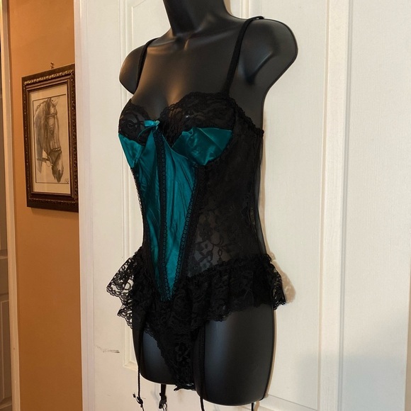 “NAN FLOWER” Vintage Lace Teddy BodySuit - Picture 8 of 14